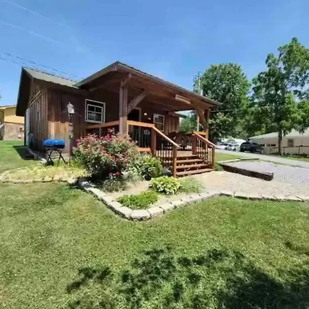 Cozy Cabin Walking Distance To Parkway! Pigeon Forge Exterior foto