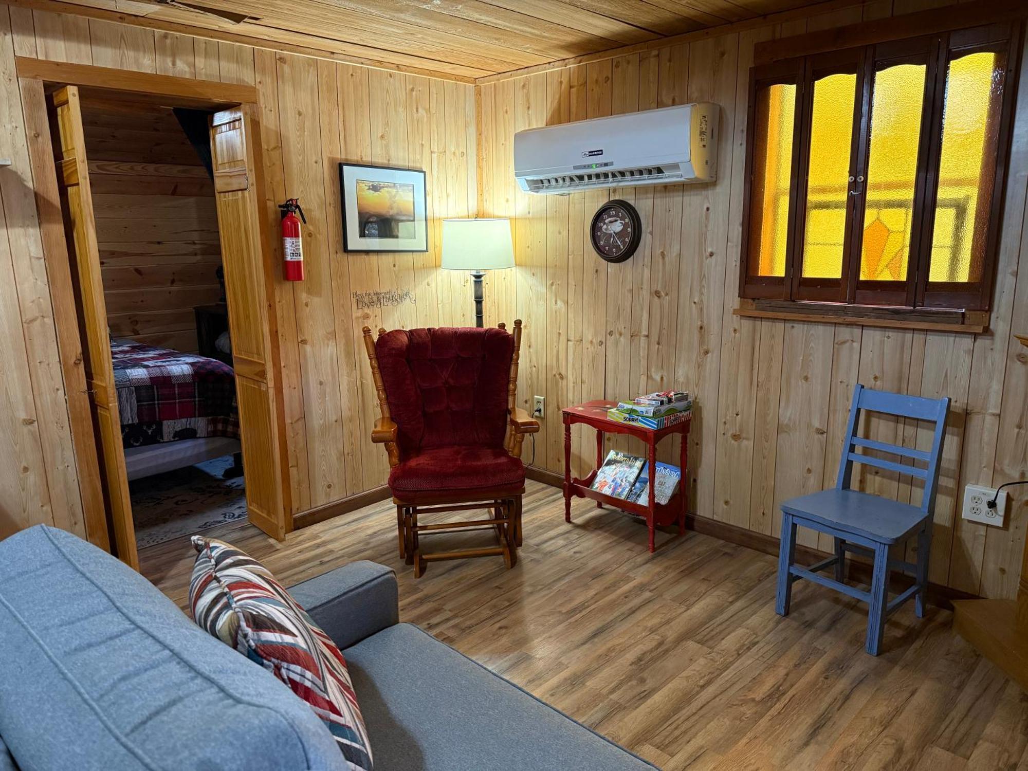 Cozy Walking Distance To Parkway! * Pigeon Forge